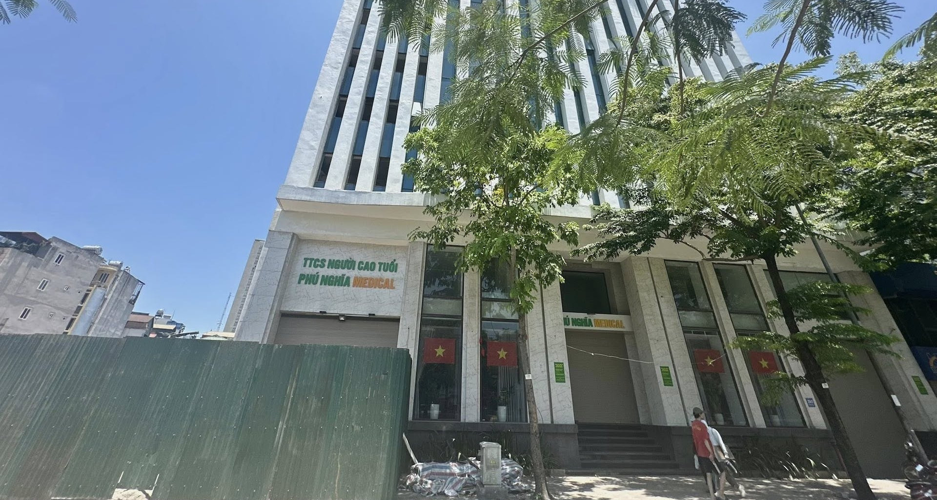 ‘Cắt góc’ cao ốc sát sông Tô Lịch để làm đường; ‘cuộc chơi' mới của nhà ở Hà Nội